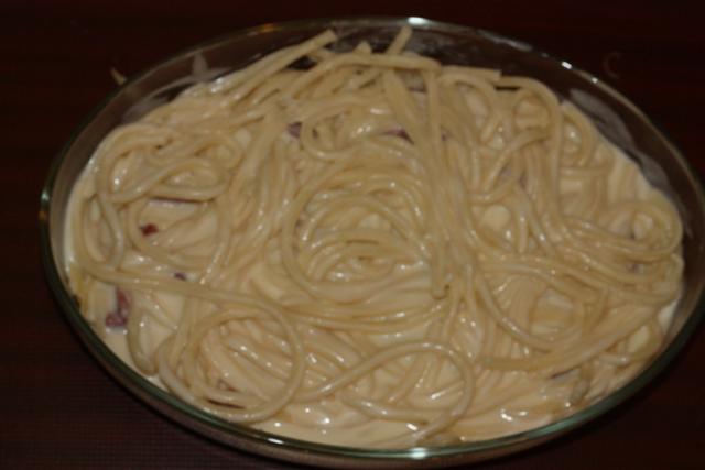 Beşamel Soslu Sucuklu Fırın Makarna Tarifi