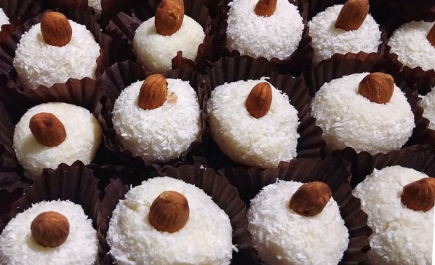 Pratik irmikli sütlü tatlı, irmikli ev yapımı lokum