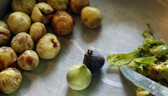 İncir Reçeli Tarifi Kabukları soyun